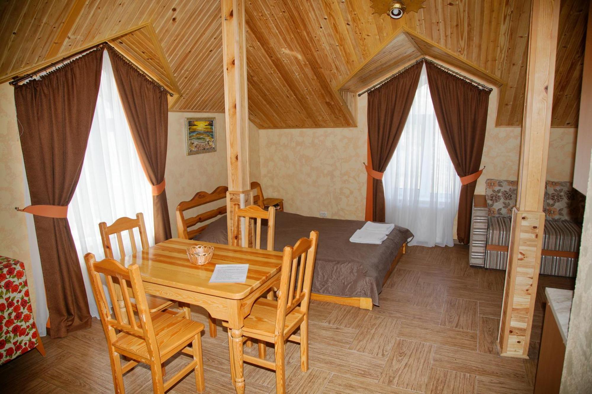 Mini-Hotel Yandrusi Kamjanets-Podilskyj Exteriör bild