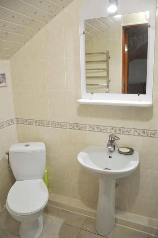 Mini-Hotel Yandrusi Kamjanets-Podilskyj Exteriör bild