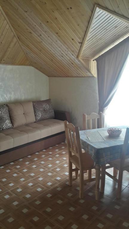 Mini-Hotel Yandrusi Kamjanets-Podilskyj Rum bild